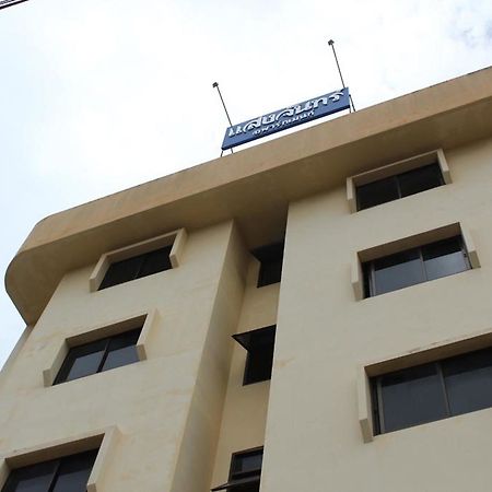 Saeng Chan Apartment Хат Яй Екстериор снимка