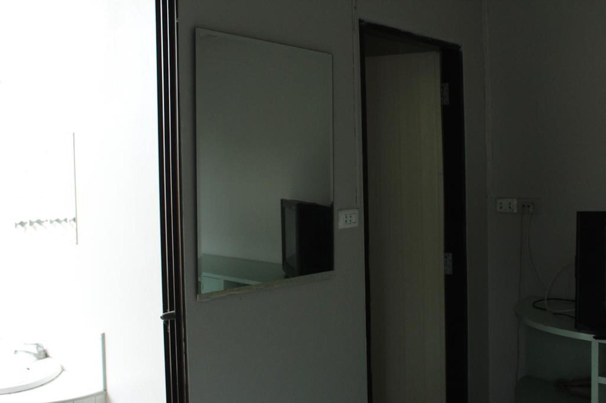 Saeng Chan Apartment Хат Яй Екстериор снимка